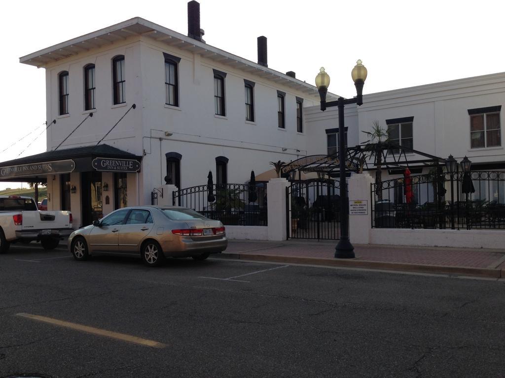 Greenville Inn & Suites Exterior foto